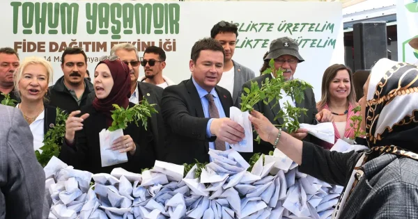 Bursa’da Osmangazi Belediyesi’nden ücretsiz fide dağıtımı
