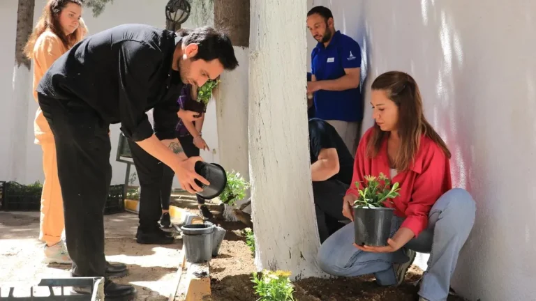 İzmir’de öğrenciler istedi Büyükşehir ekipleri yaptı