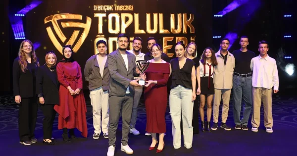 Konya Gençlik Meclisi ödüllendirdi